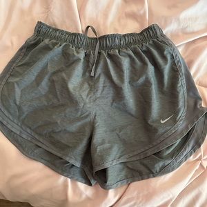 grey nike shorts